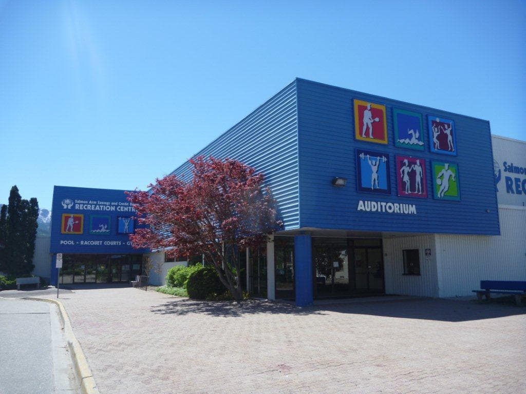 The SASCU Recreation Centre in Salmon Arm on a sunny day